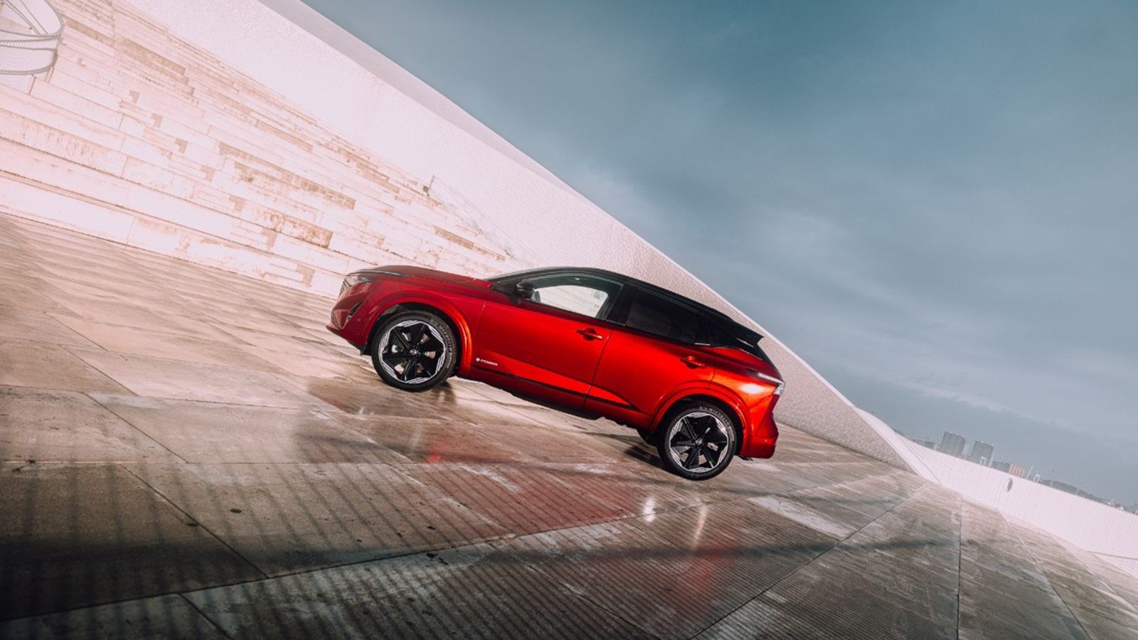 Nissan Juke και Nissan Qashqai: Σε κόκκινο χρώμα για τη γιορτή του Αγ. Βαλεντίνου